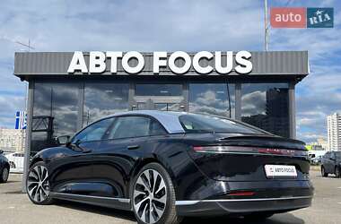 Седан Lucid Air 2022 в 