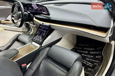Седан Lucid Air 2022 в 