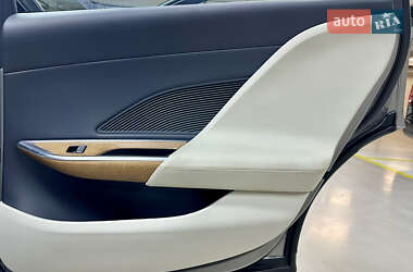 Седан Lucid Air 2022 в 