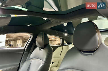 Седан Lucid Air 2022 в 