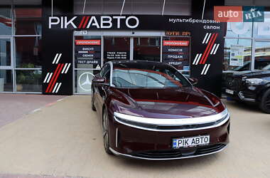 Седан Lucid Air 2023 в Львове