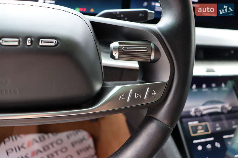 Седан Lucid Air 2023 в Львові