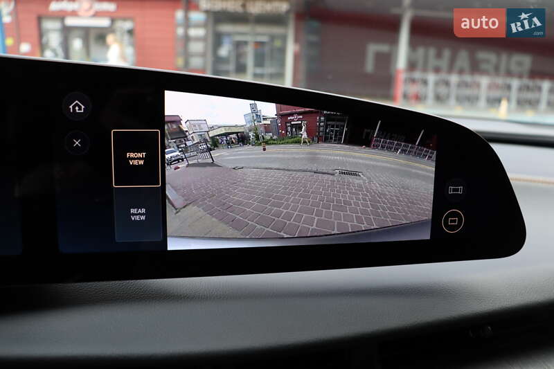Седан Lucid Air 2023 в Львові