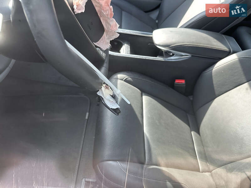 Седан Lucid Air 2023 в Львове