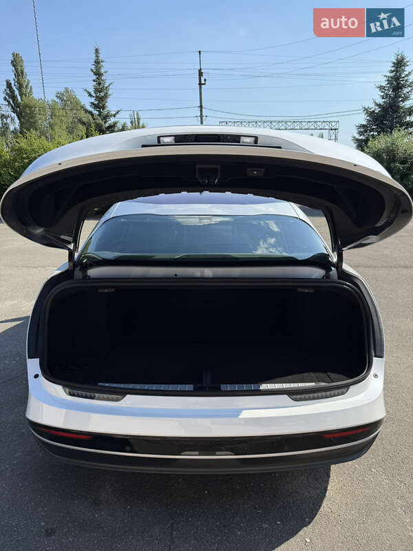 Седан Lucid Air 2023 в Киеве