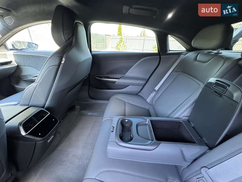 Седан Lucid Air 2023 в Луцке