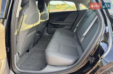 Седан Lucid Air 2025 в 