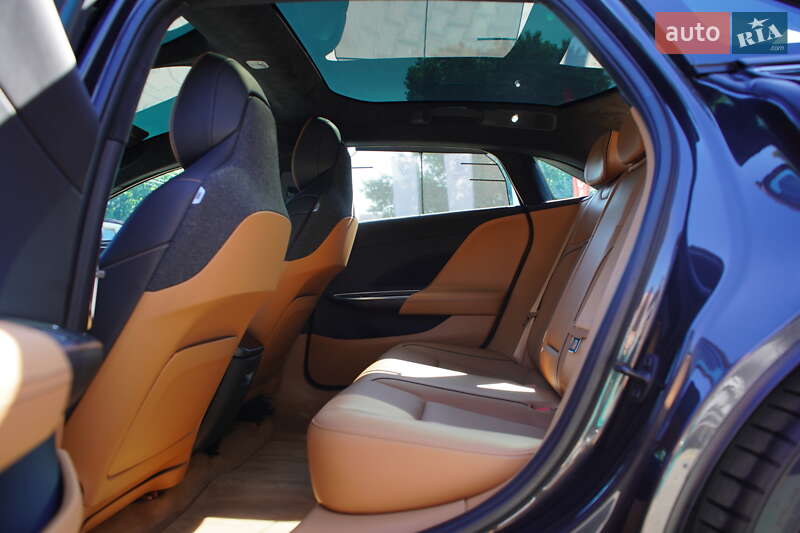 Седан Lucid Air 2023 в Житомире