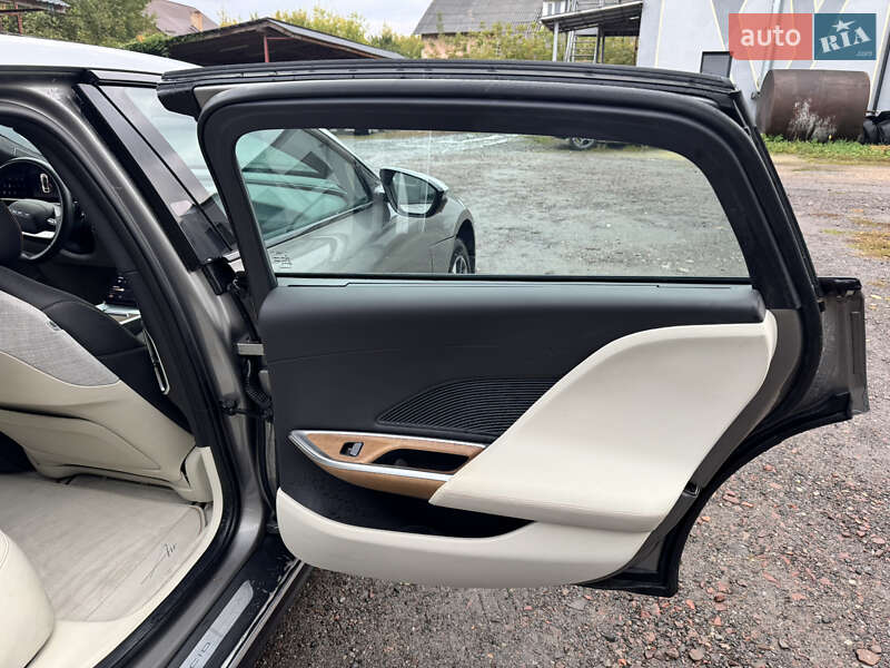 Седан Lucid Air 2022 в Ровно
