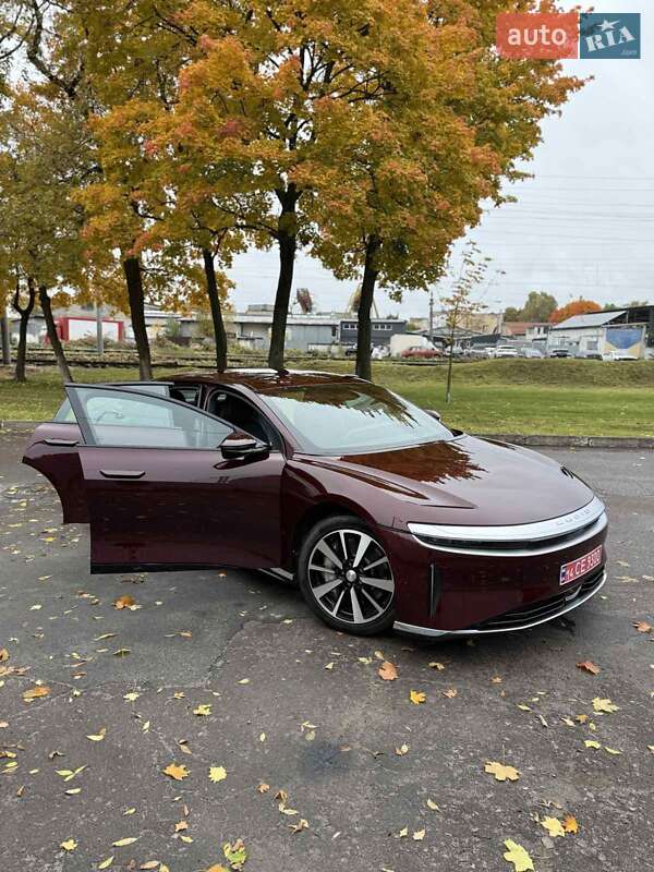 Седан Lucid Air 2023 в Львові