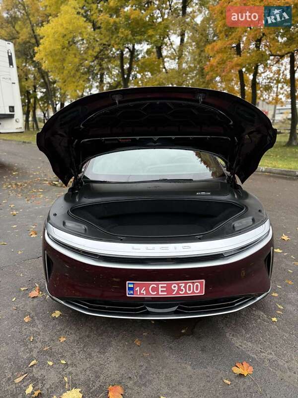 Седан Lucid Air 2023 в Львові