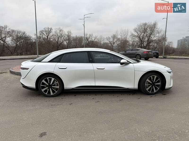 Седан Lucid Air 2023 в Киеве
