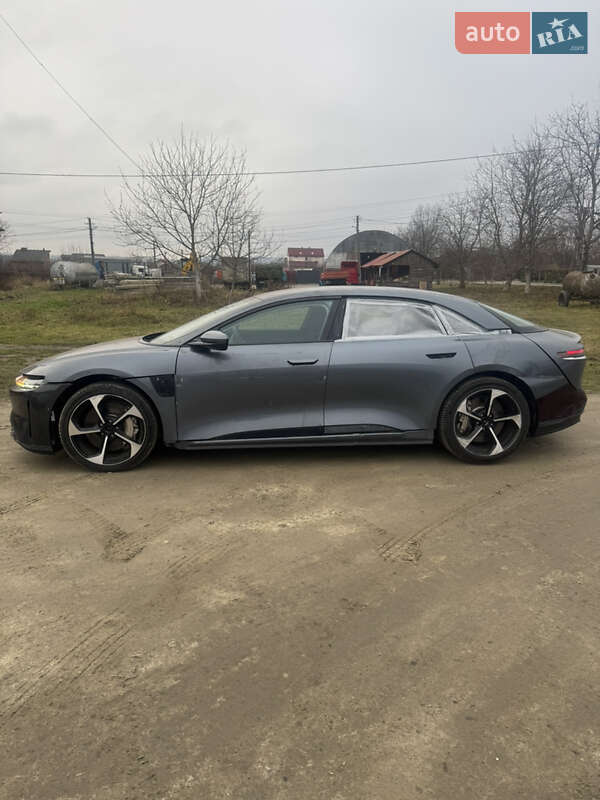 Седан Lucid Air 2023 в Львове