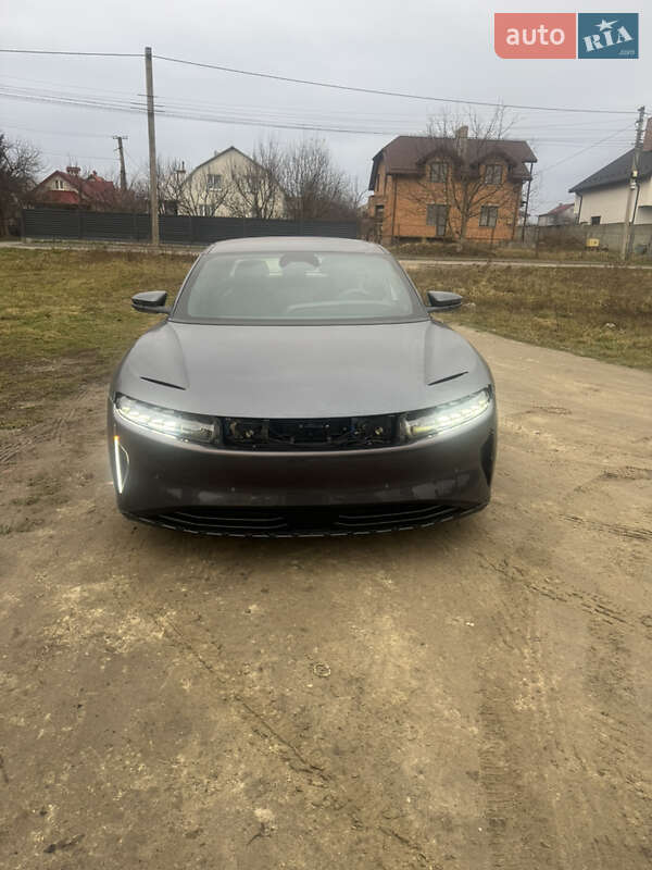 Седан Lucid Air 2023 в Львове