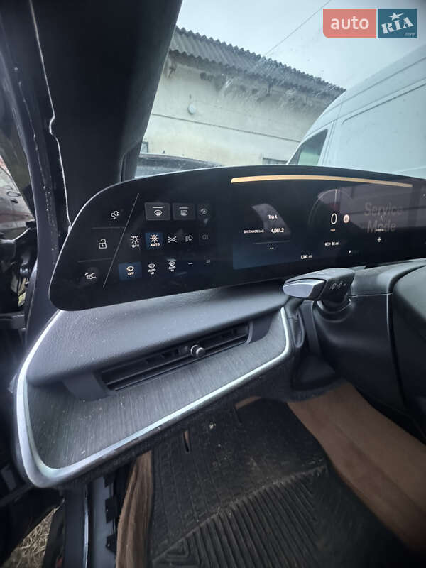 Седан Lucid Air 2023 в Львове