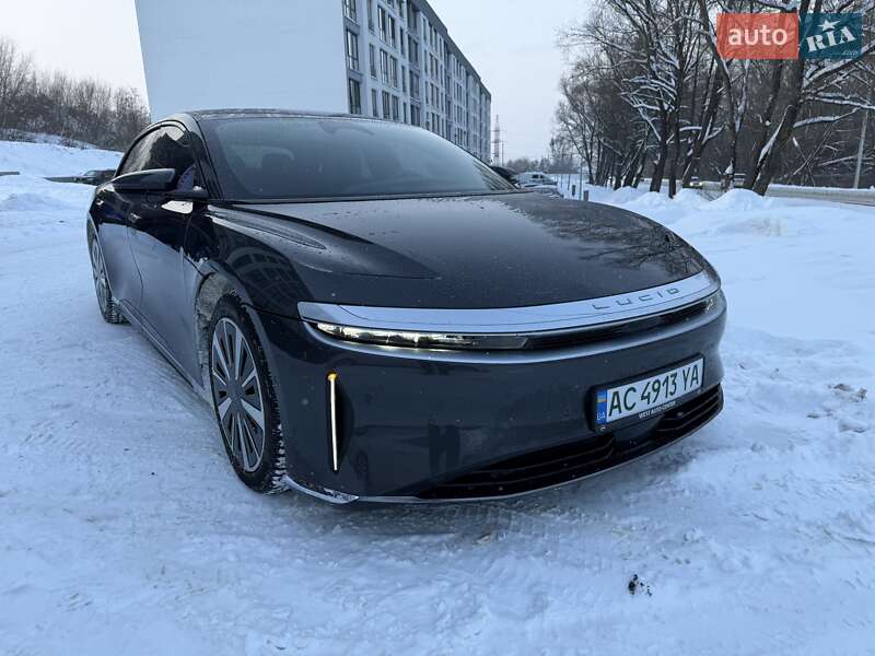 Седан Lucid Air 2023 в Львове