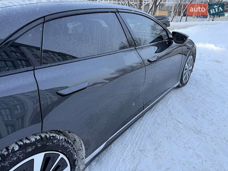 Седан Lucid Air 2023 в Львове