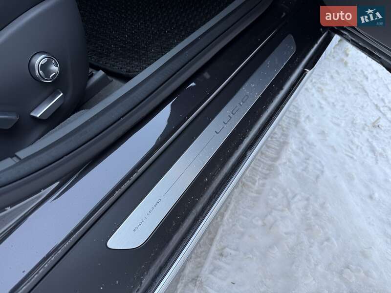 Седан Lucid Air 2023 в Львове