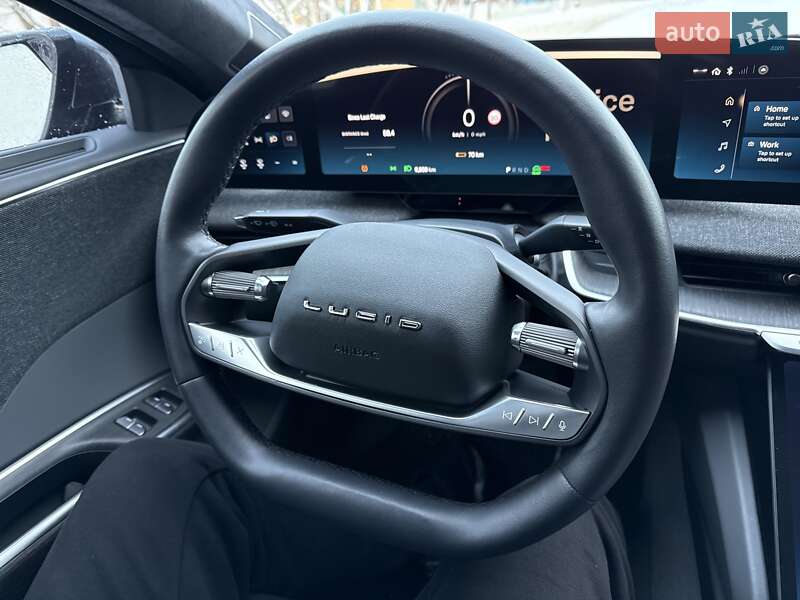 Седан Lucid Air 2023 в Львове