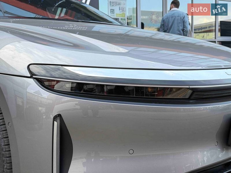 Седан Lucid Air 2022 в Львові