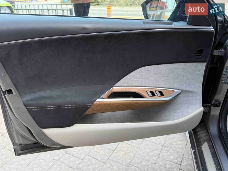 Седан Lucid Air 2022 в Львові