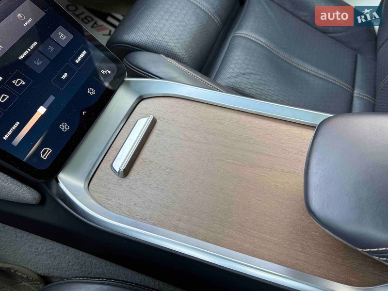 Седан Lucid Air 2022 в Львові