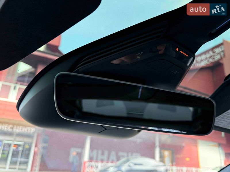 Седан Lucid Air 2022 в Львові