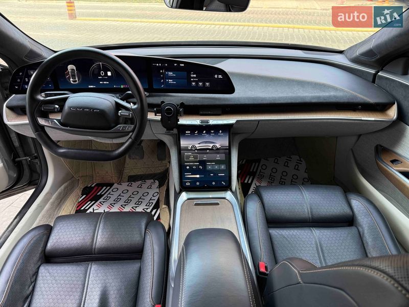 Седан Lucid Air 2022 в Львові