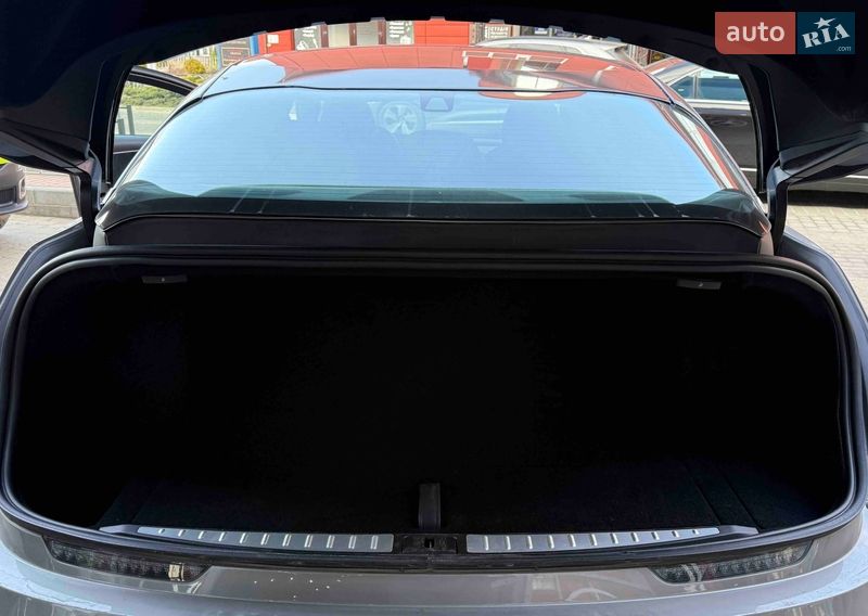 Седан Lucid Air 2022 в Львові