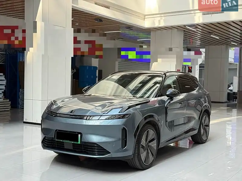 Lynk&Co 08 EM-P