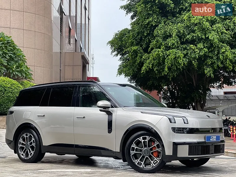 Lynk&Co 900 2025