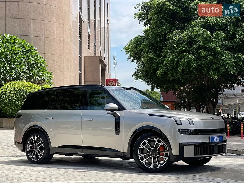 Lynk&Co 900 2025