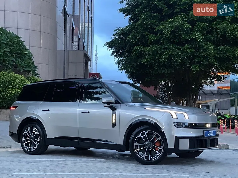 Lynk&Co 900 2025