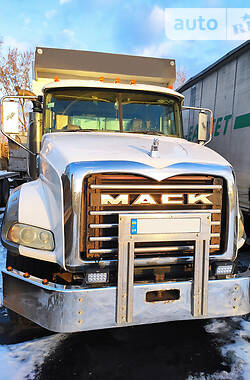 Самосвал Mack Granite 2006 в 