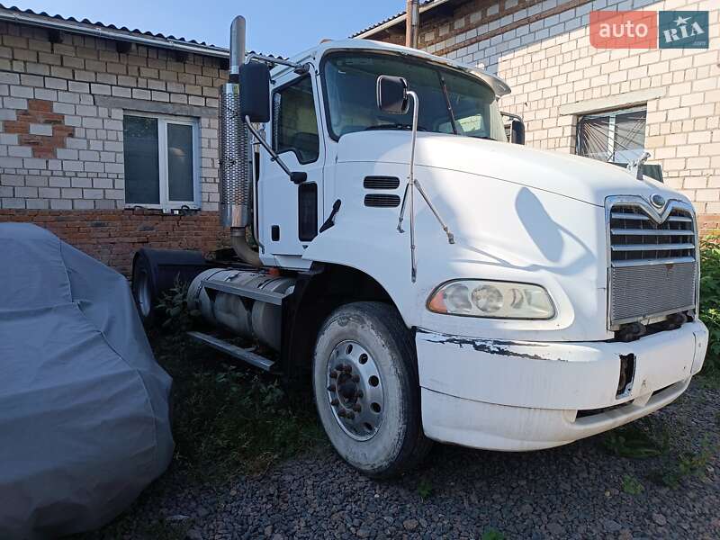 Mack Vision 2004