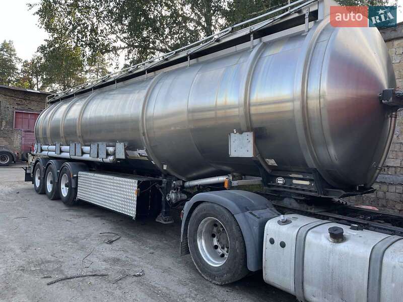 Цистерна напівпричіп Magyar Fuel Tank 2010 в Києві