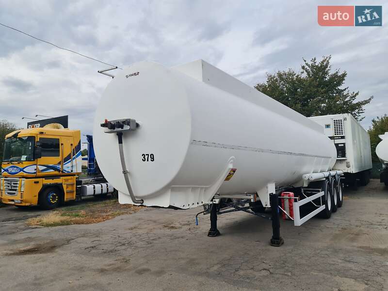 Цистерна напівпричіп Magyar Fuel Tank 2003 в Вінниці
