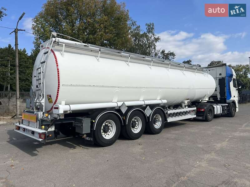 Цистерна напівпричіп Magyar Fuel Tank 2003 в Вінниці