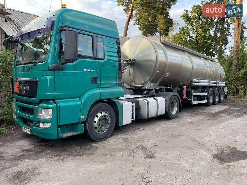 Цистерна напівпричіп Magyar Fuel Tank 2010 в Києві