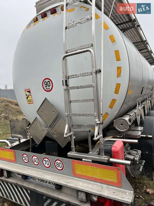 Цистерна полуприцеп Magyar S34SDC1NE 2004 в Днепре