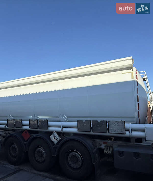 Цистерна полуприцеп Magyar S38DD3 2016 в Киеве