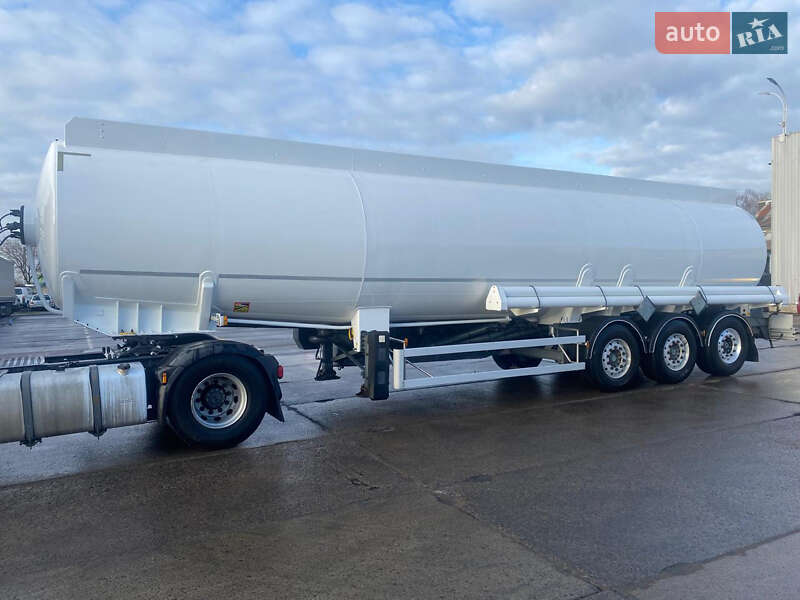 Цистерна полуприцеп Magyar S38DD3 2007 в Киеве