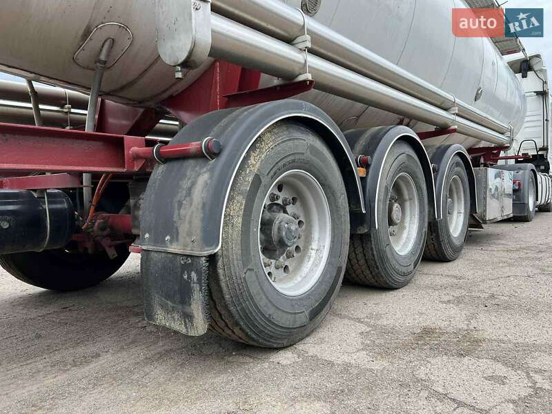 Цистерна напівпричіп Magyar SR34E 1997 в Бару