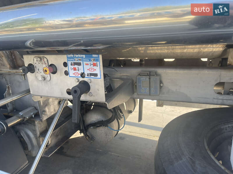 Цистерна полуприцеп Magyar SR 2011 в Киеве