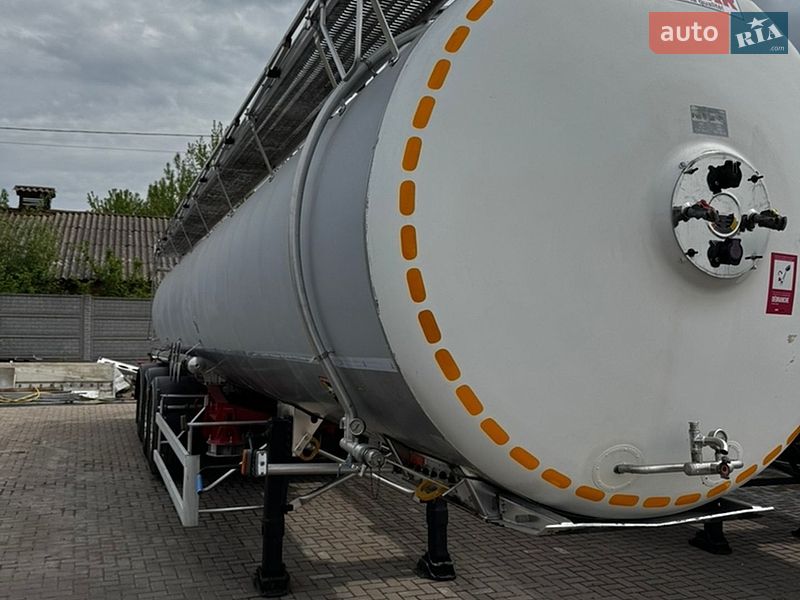 Цистерна полуприцеп Magyar SR 2001 в Виннице