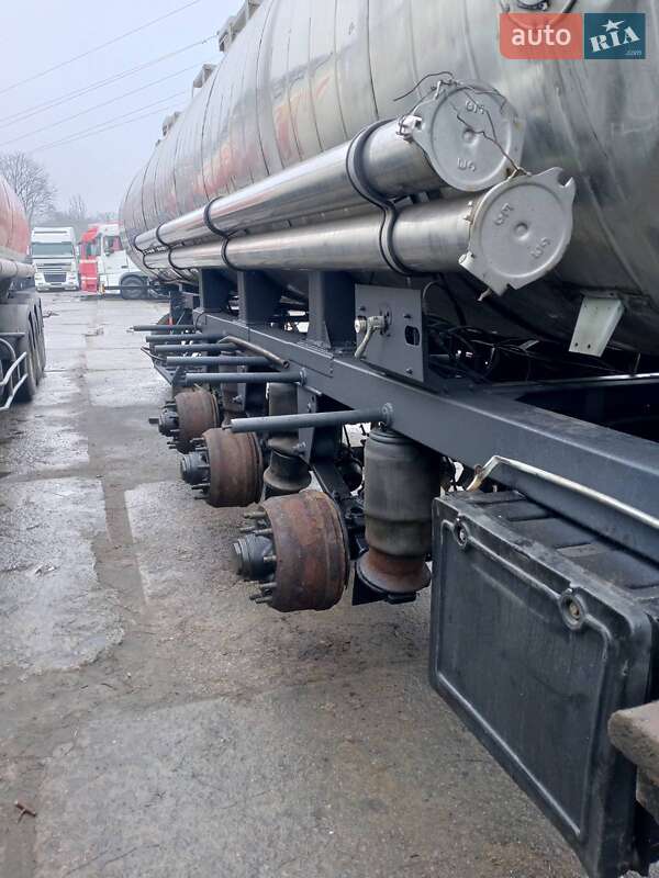 Цистерна полуприцеп Maisonneuv CH-1700 1993 в Каменском