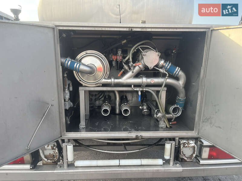 Цистерна напівпричіп Maisonneuv S338FG 2008 в Павлограді