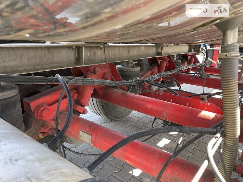 Цистерна напівпричіп Maisonneuv S338FG 2005 в Рівному