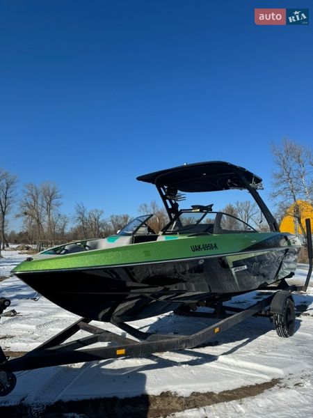 Катер Malibu VLX 2015 в Києві