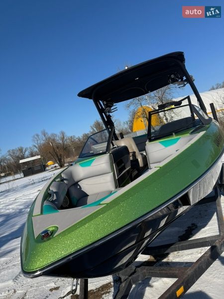 Катер Malibu VLX 2015 в Києві